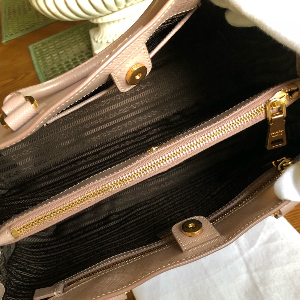 Prada Saffiano Lux Tote - Picture 4 of 7